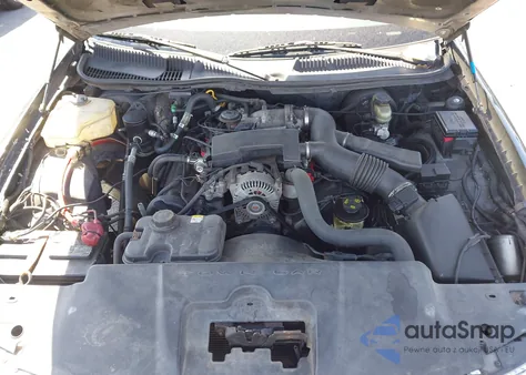 2001 Lincoln Town Car Executive from USA, damaged, VIN 1LNHM84W11Y632590